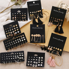 Load image into Gallery viewer, Heart Stud Earrings <3