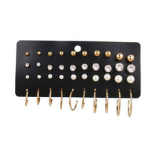 Load image into Gallery viewer, Heart Stud Earrings <3