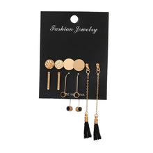 Load image into Gallery viewer, Heart Stud Earrings <3