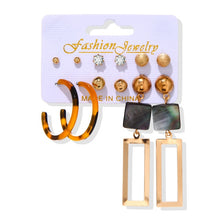 Load image into Gallery viewer, Hoop Earrings