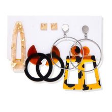 Load image into Gallery viewer, Hoop Earrings