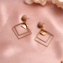 Load image into Gallery viewer, Gold Earring Wedding 2020