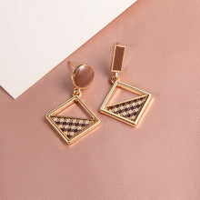 Load image into Gallery viewer, Gold Earring Wedding 2020